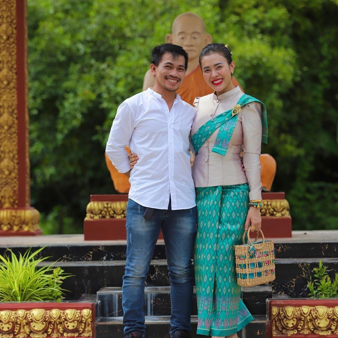 Admin ជីងចក់ និងភរិយា