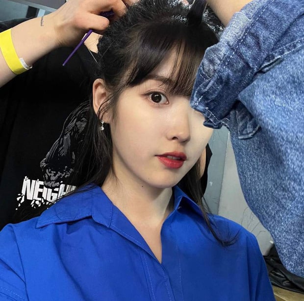 IU