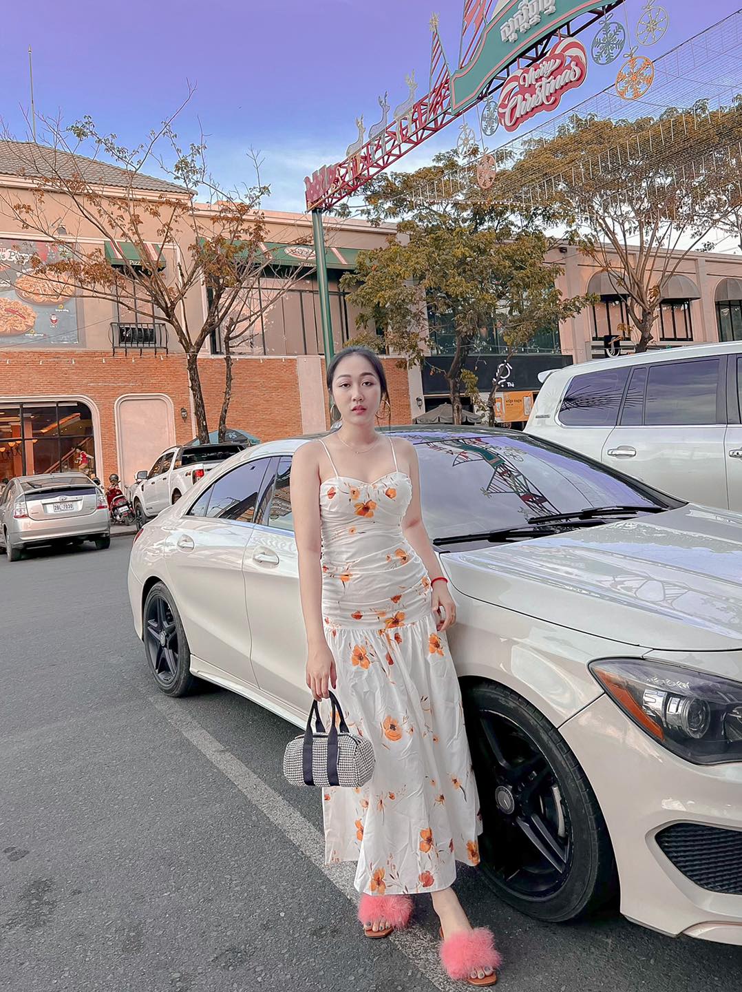 &nbsp;វីរៈ និច&nbsp;