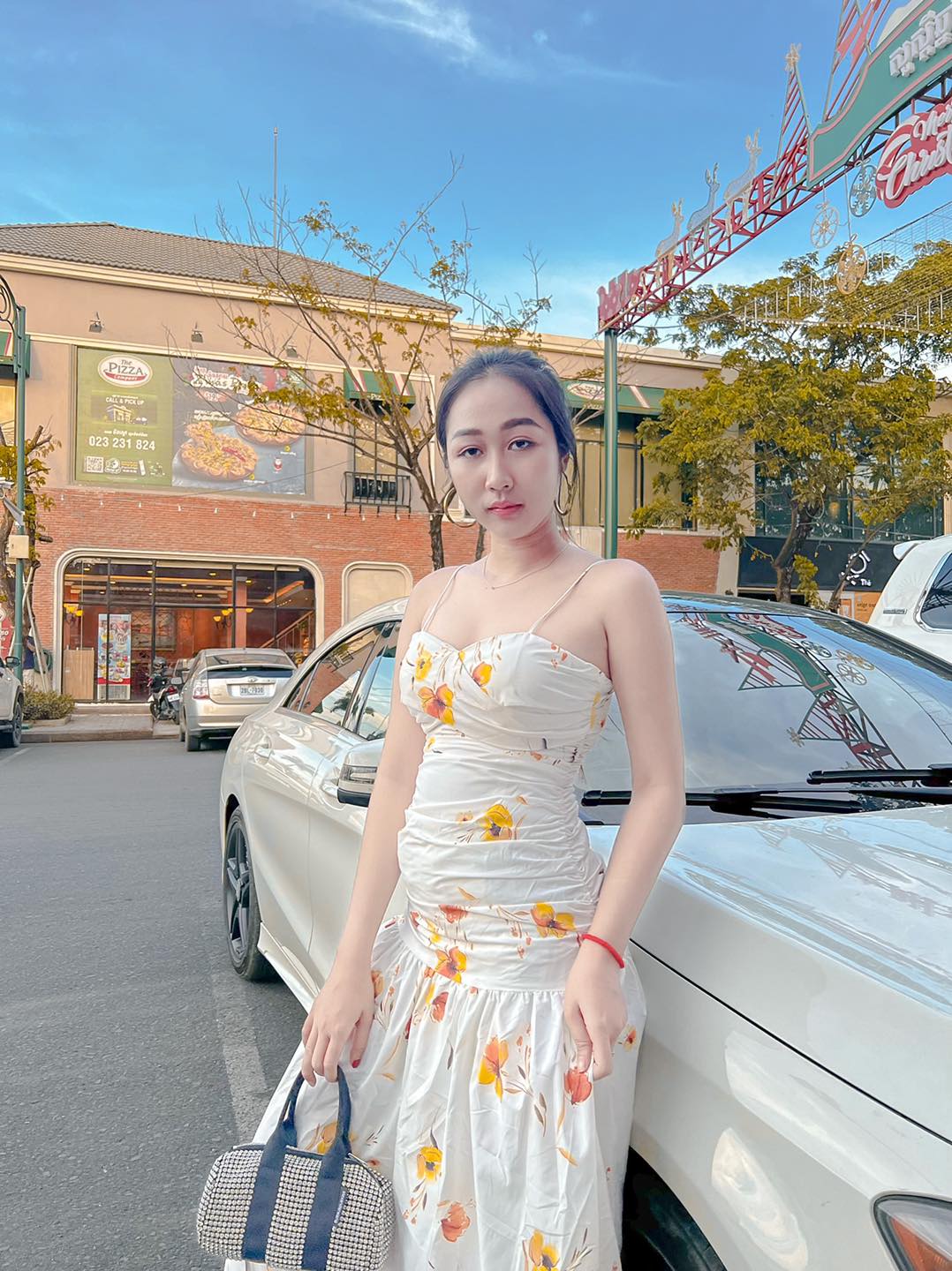 &nbsp;វីរៈ និច&nbsp;