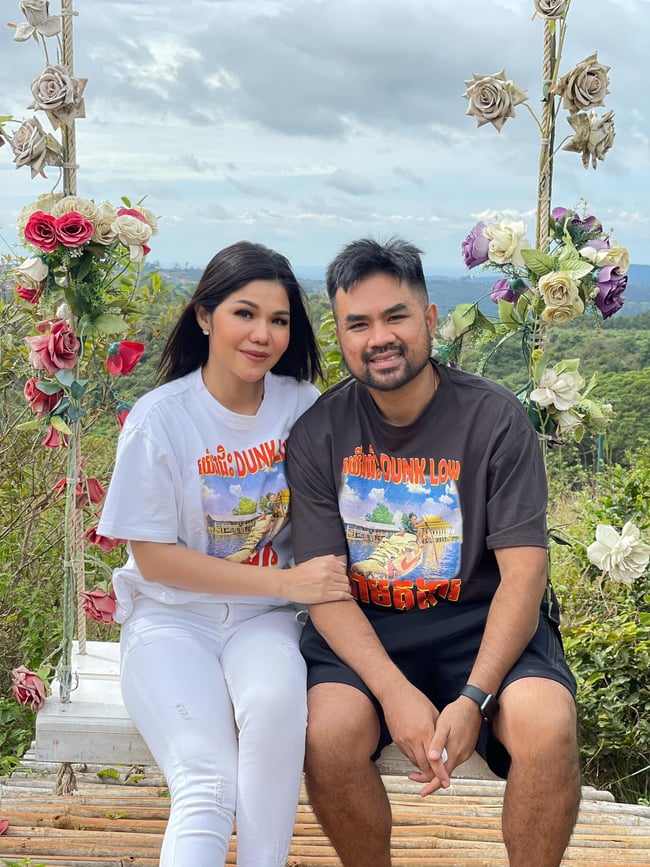 អ្នកនាងមាស សុខសោភា និងស្វាមី