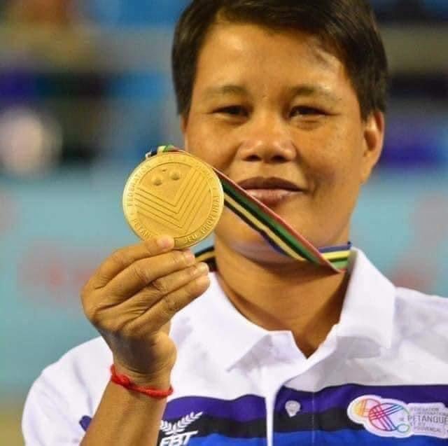 កីឡាការិនី អ៊ុក ស្រីមុំ