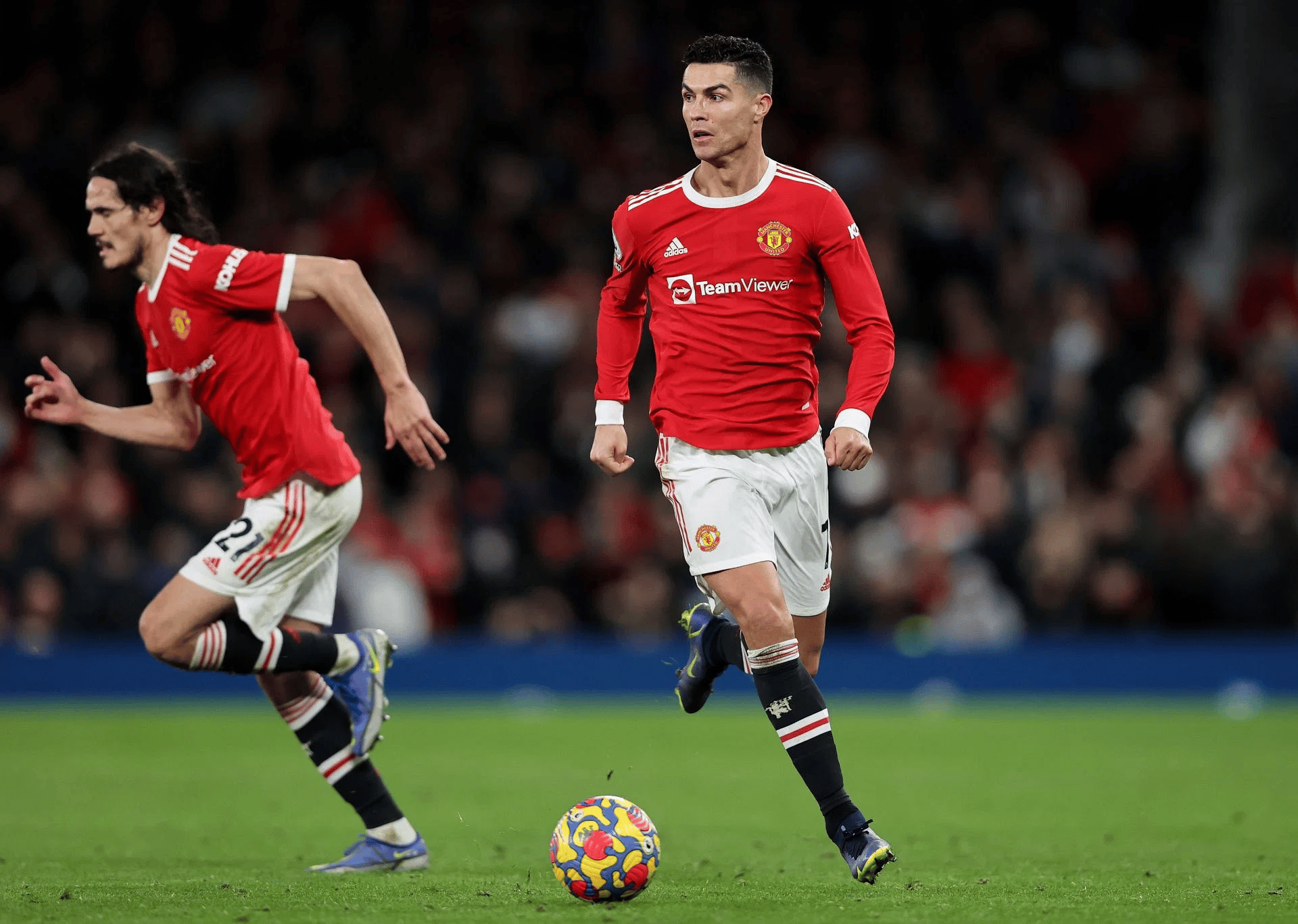 កីឡាករ Cristiano Ronaldo និង Edinson Cavani