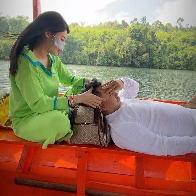 អ្នកនាង បេនីយុាំង&nbsp;និងស្វាមី