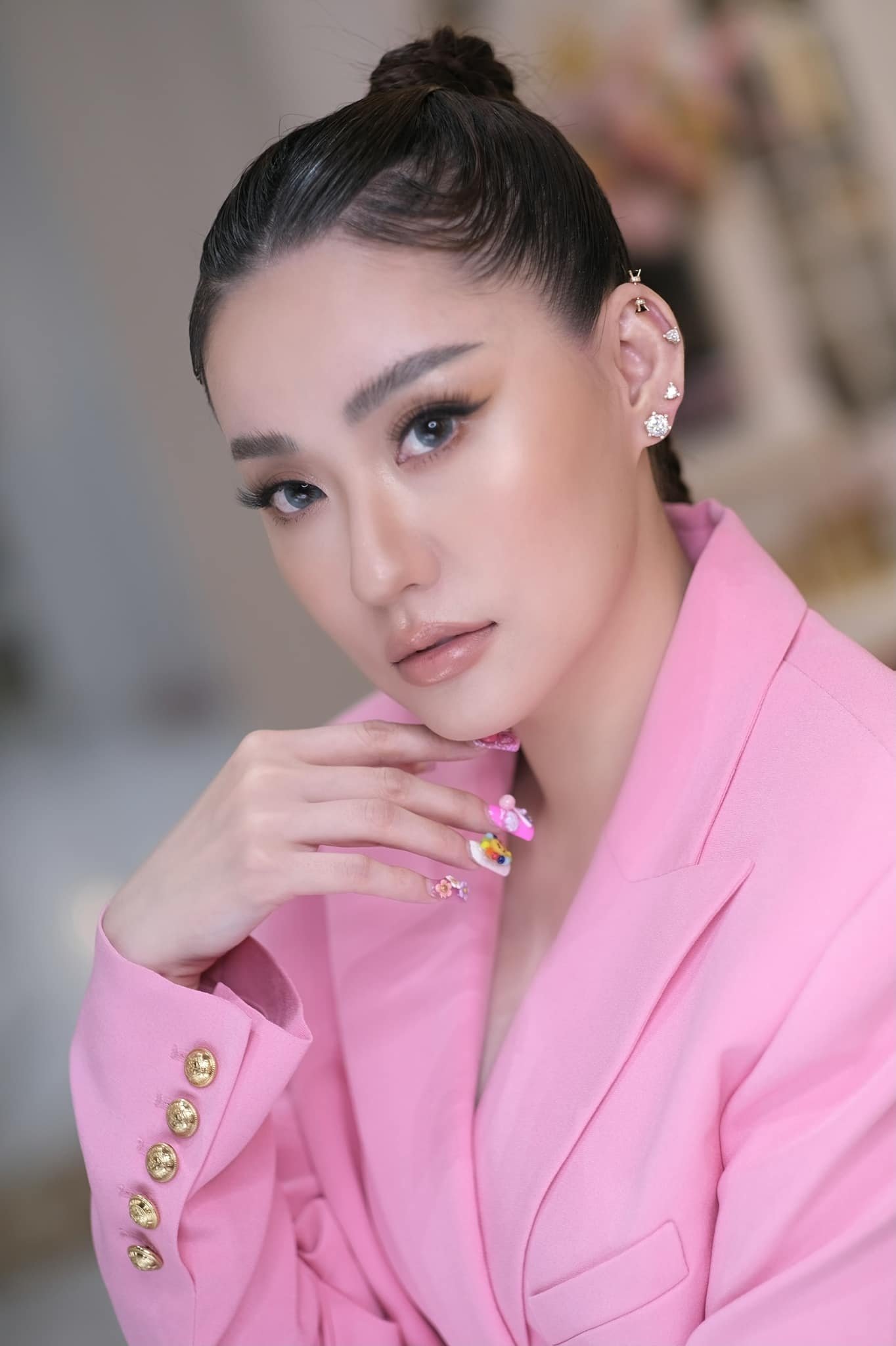 &nbsp; &nbsp;អ្នកនាង&nbsp;ដេត ម៉ាលីណា