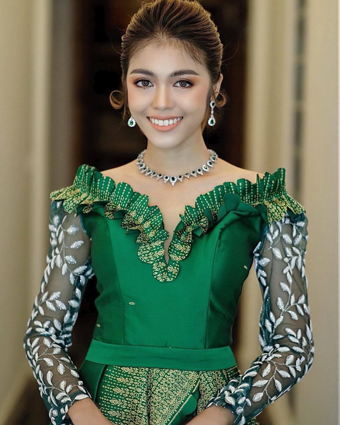 &nbsp; តារាចម្រៀងស្រី&nbsp;សុវត្ថិឌី ធារីកា