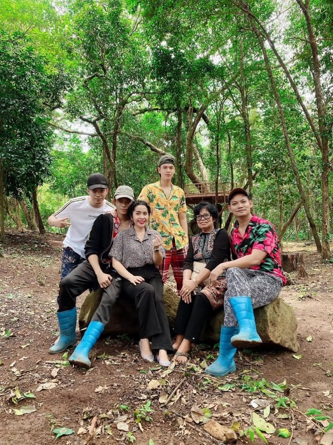 គ្រួសារ តារាចម្រៀង ព្រាប សុវត្ថិ