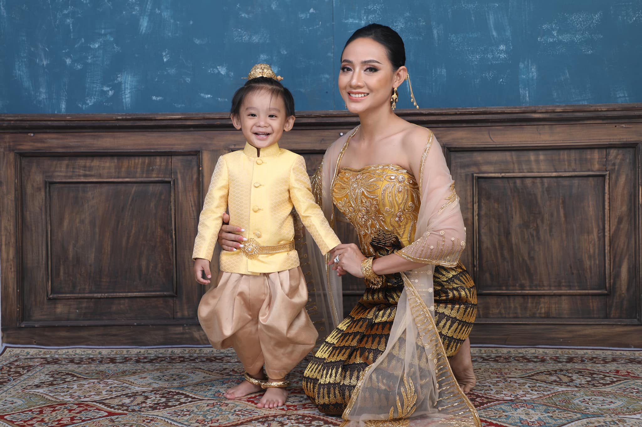 &nbsp; ឌុច លីដានិងកូនប្រុស