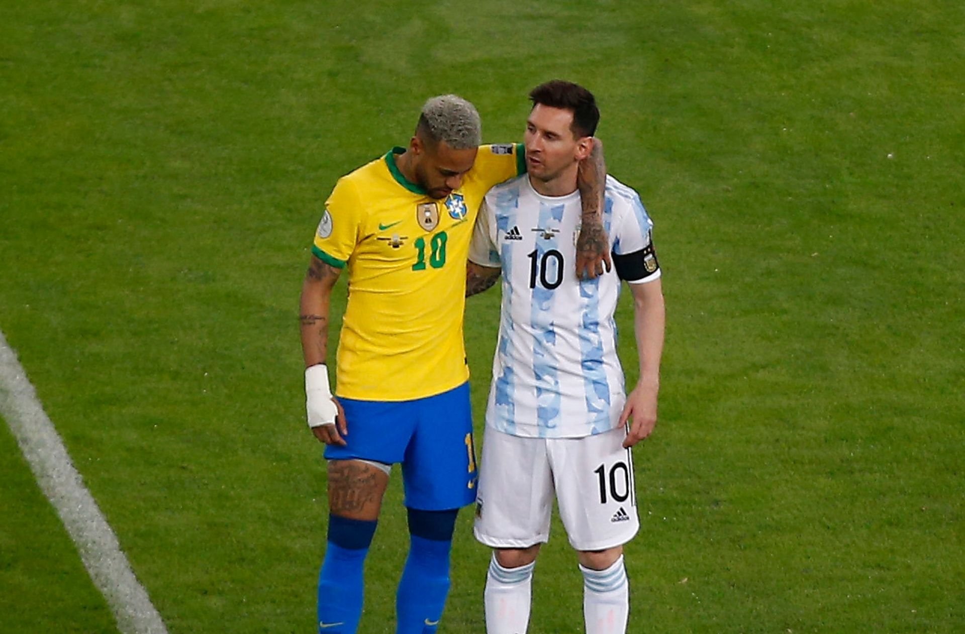 កីឡាករ Neymar និង Lionel Messi