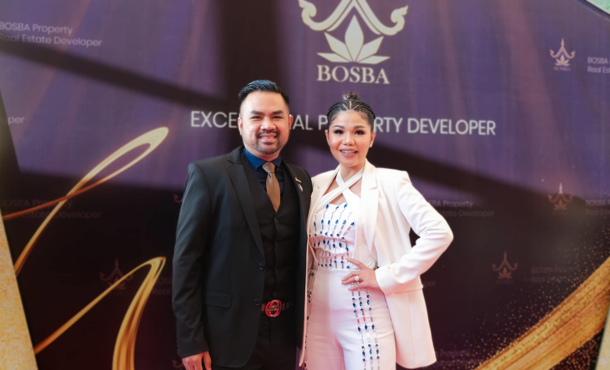 &nbsp; តារាចម្រៀងស្រី មាស សុខសោភា និងស្វាមី