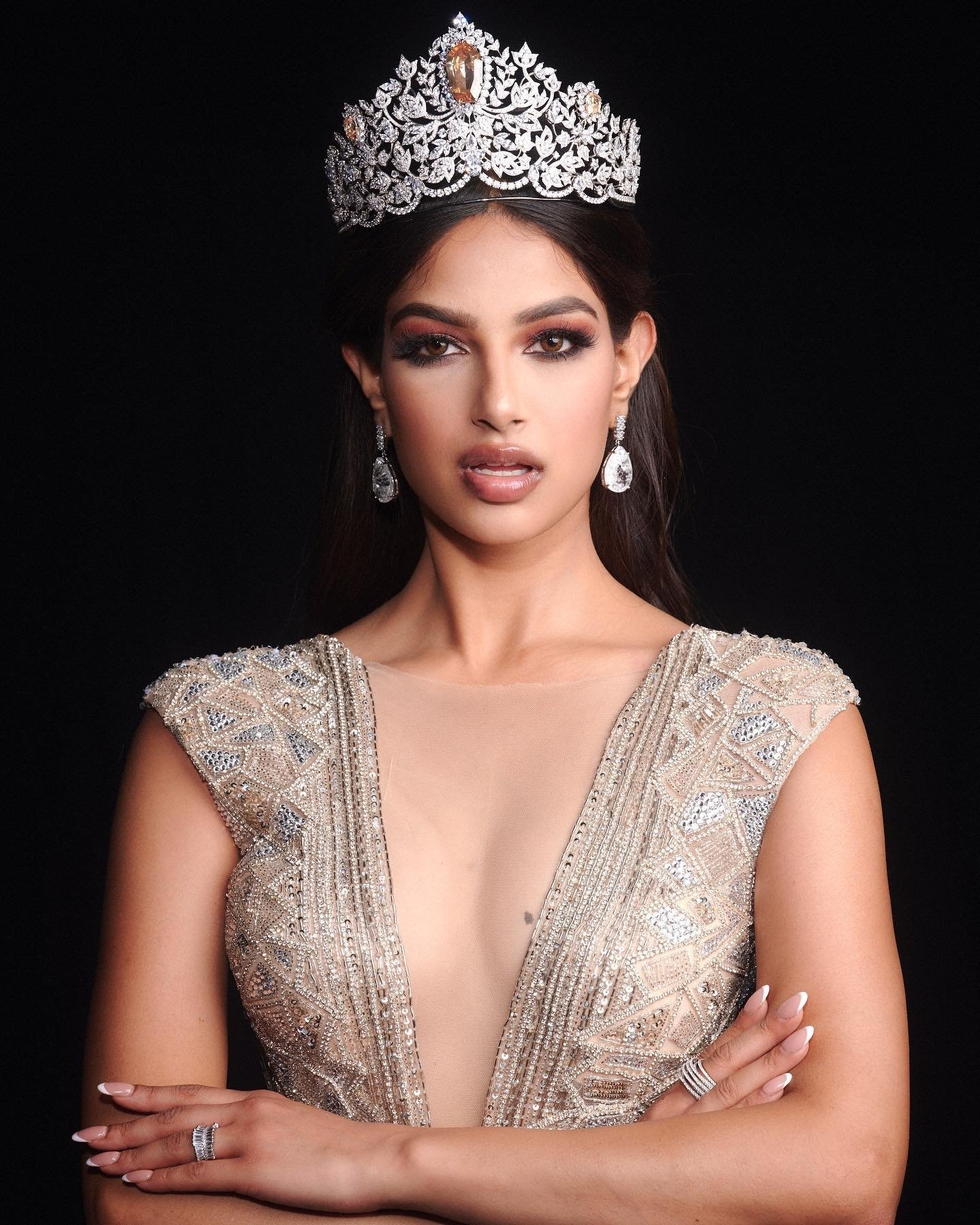 បវរកញ្ញាឯកចក្រវាលHarnaaz Sandhu