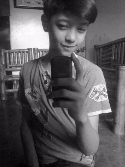 Ryan Zandy Acuin (មុនតែងស្រី)