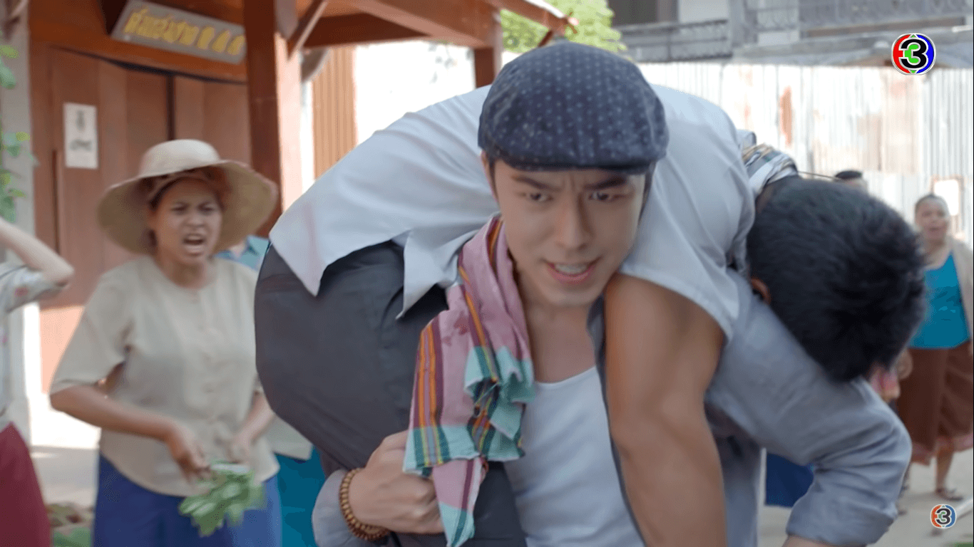 soi-day-hoang-lan-trueid-bo-ngam-qua-doi-trong-su-tui-nhuc