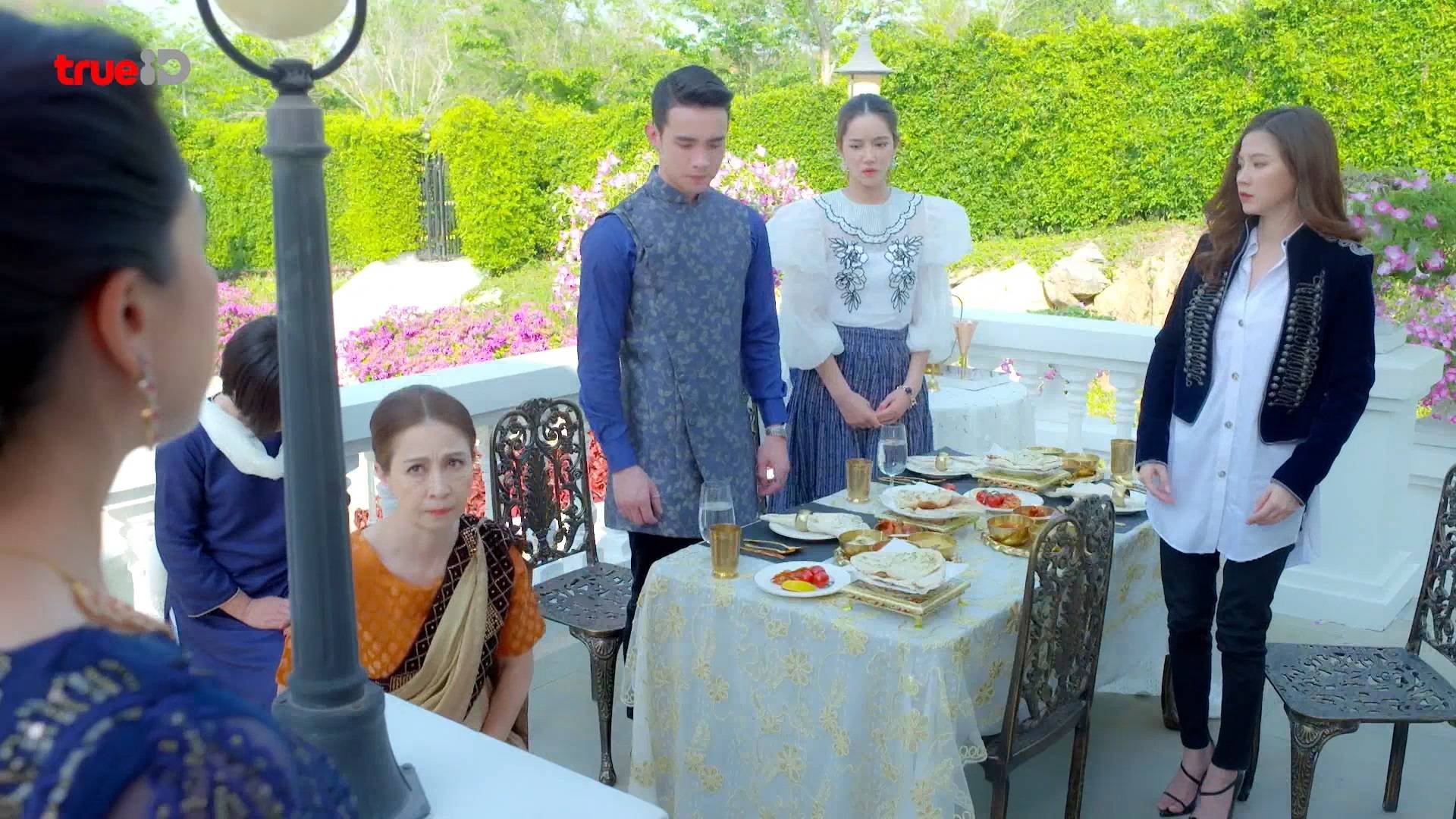 saree-yeu-dau-ba-nguoi-chua-muon-tiet-lo