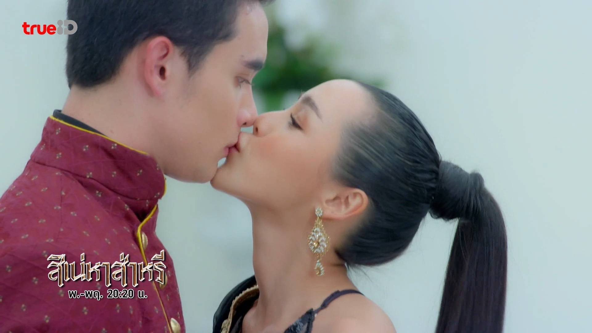 saree-yeu-dau-trueid-sawitree-ngang-nhien