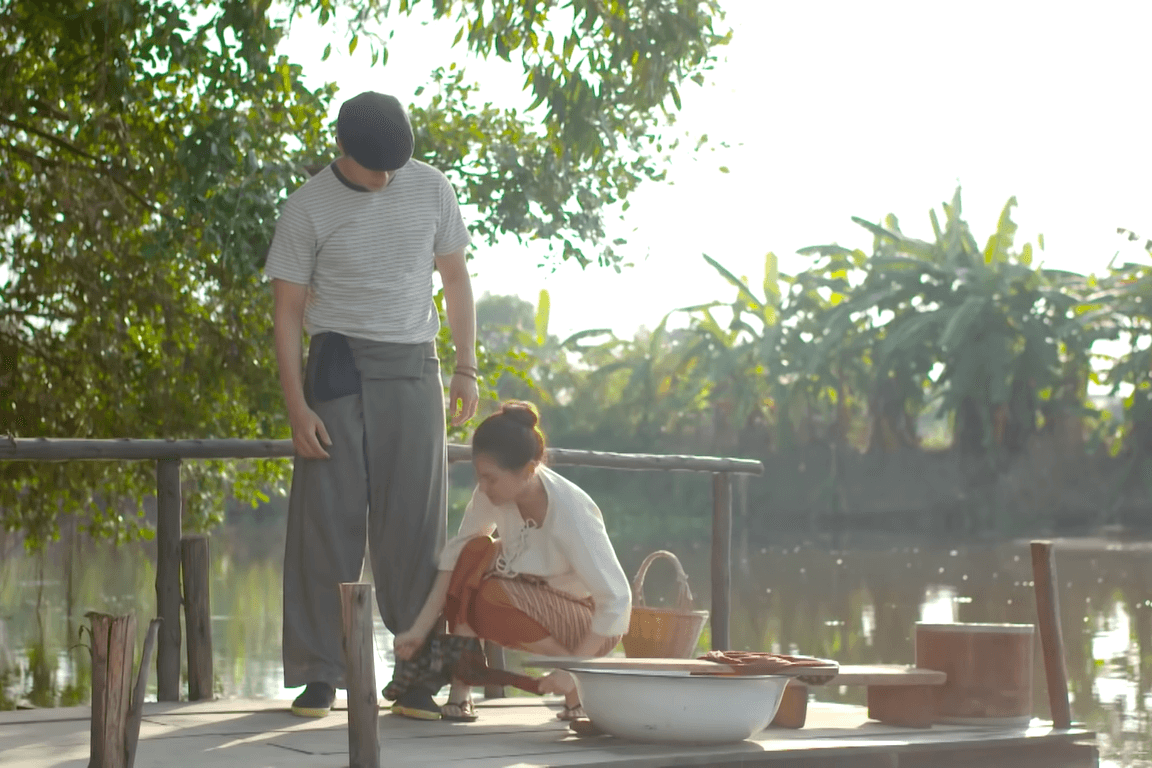soi-day-hoang-lan-trueid-ngam-buoc-vai