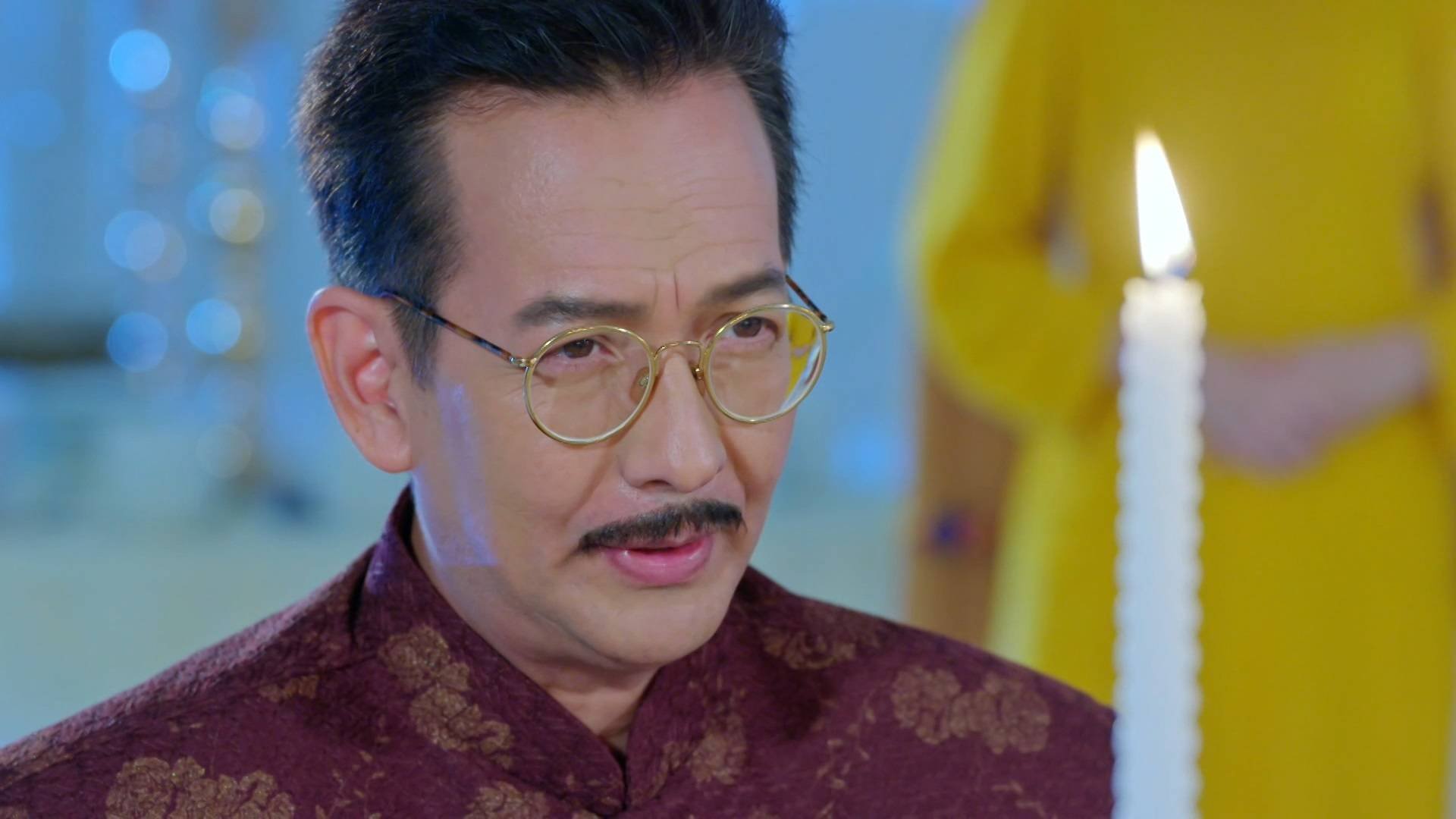saree-yeu-dau-trueid-phasutha-ngang-nhien-thay-doi