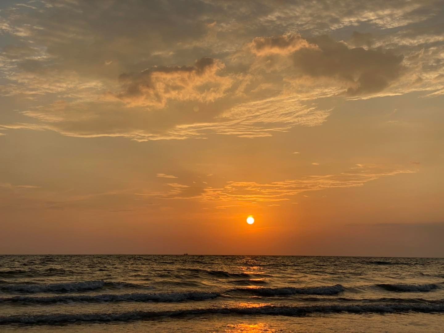 ទេសភាពនៅ  ឆ្នេរនេសាទ