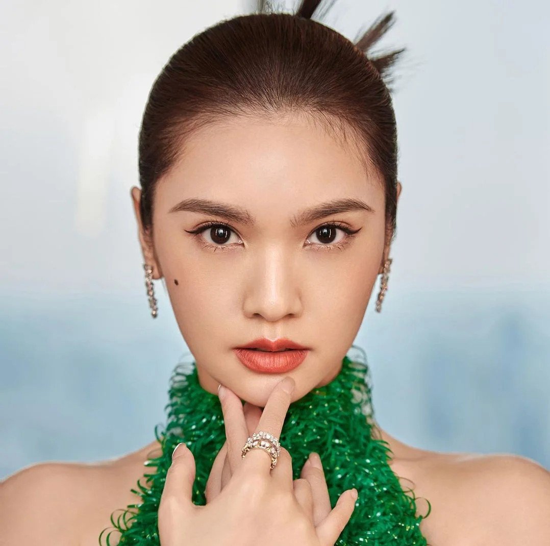 Rainie Yang
