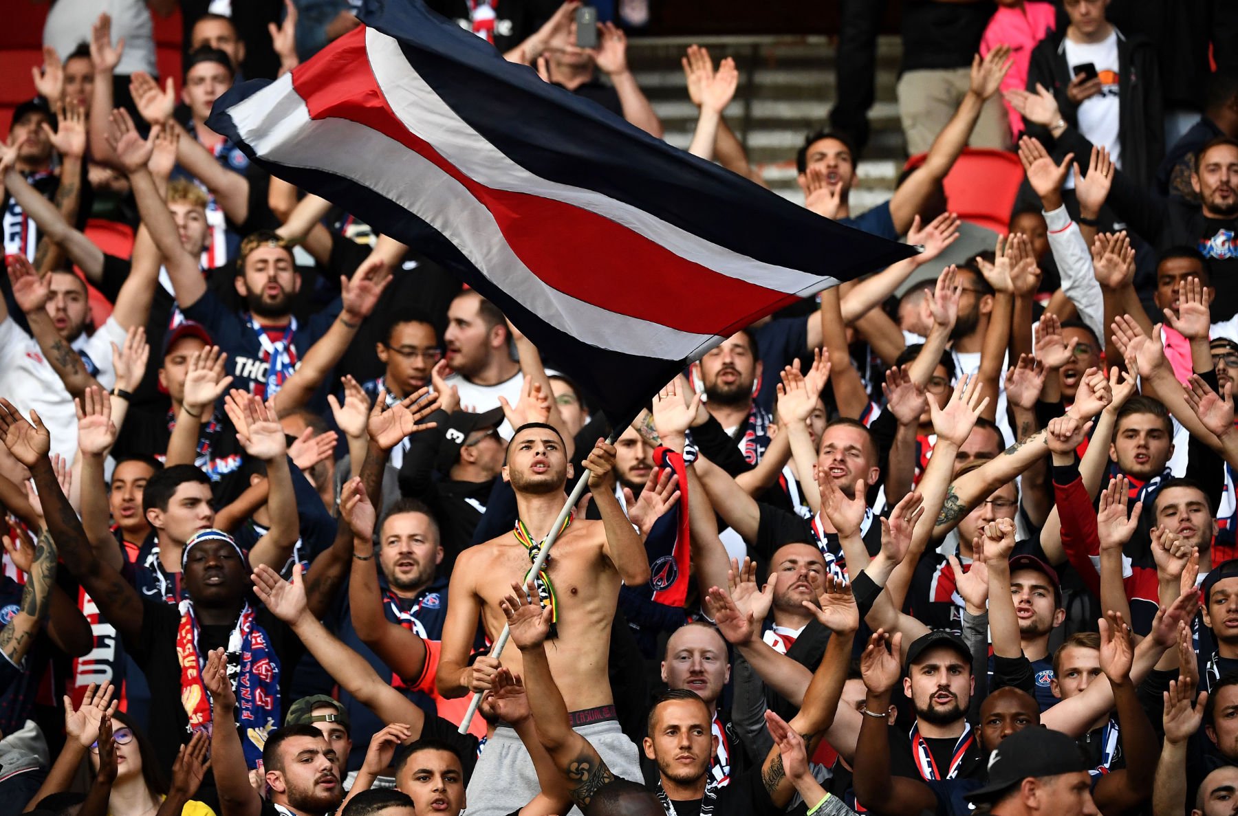 &nbsp; អ្នកគាំទ្រក្លិប&nbsp;Paris Saint Germain