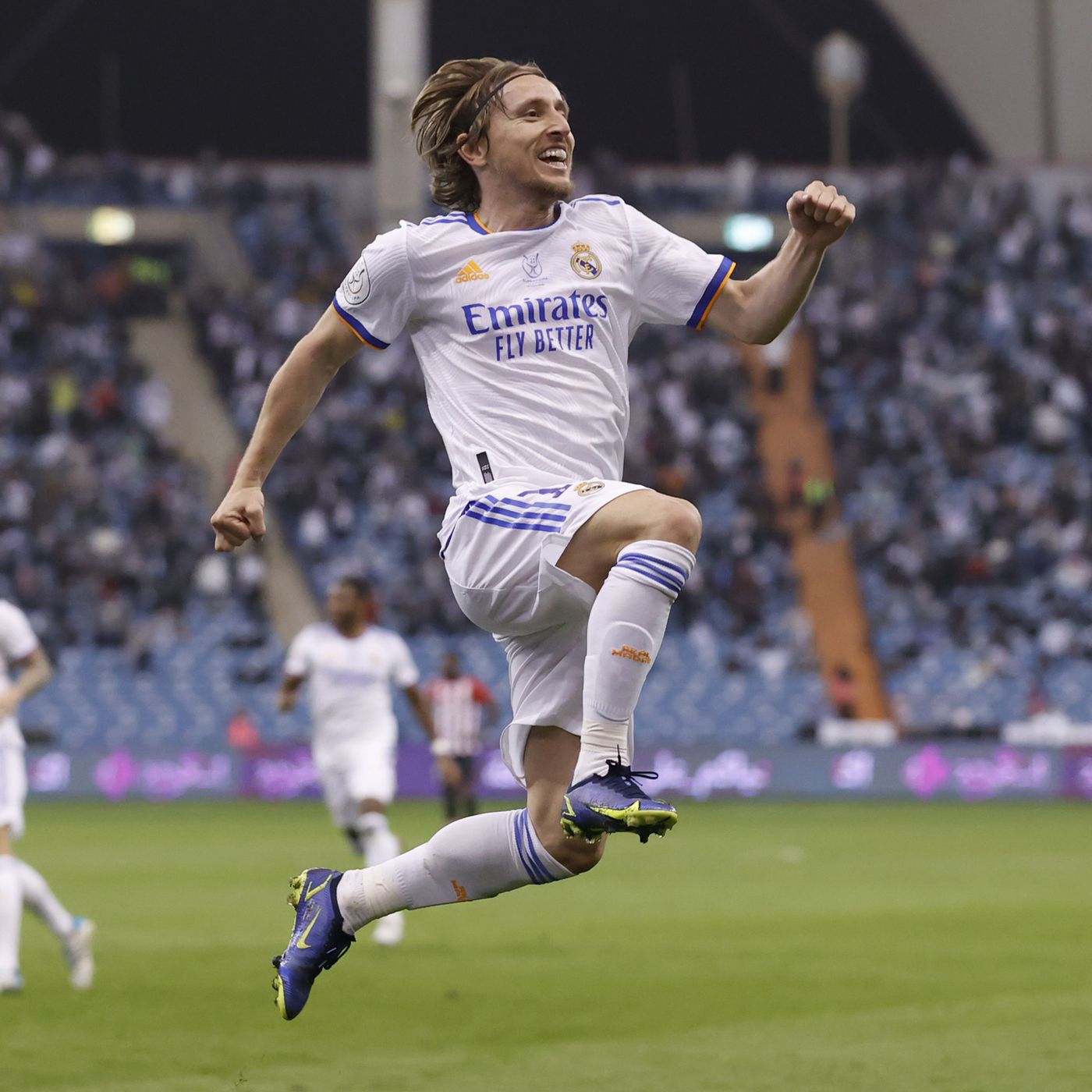 ខ្សែបម្រើ&nbsp;Luka Modric
