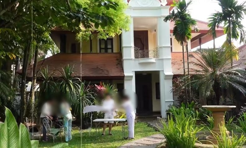 ផ្ទះរបស់ Noon និង ស្វាមី