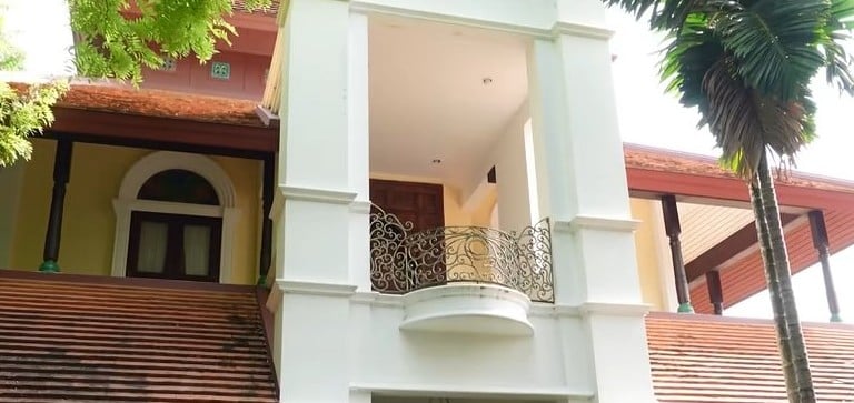 ផ្ទះរបស់ Noon និង ស្វាមី
