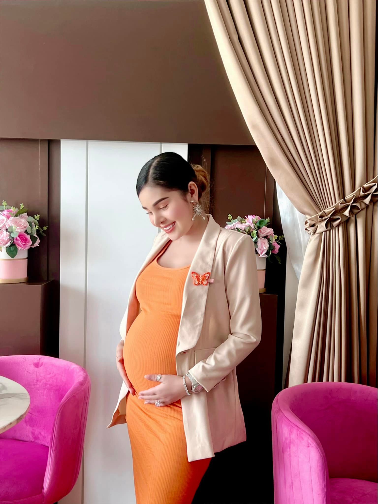 តារាស្រី ដេន នីក្វាន់