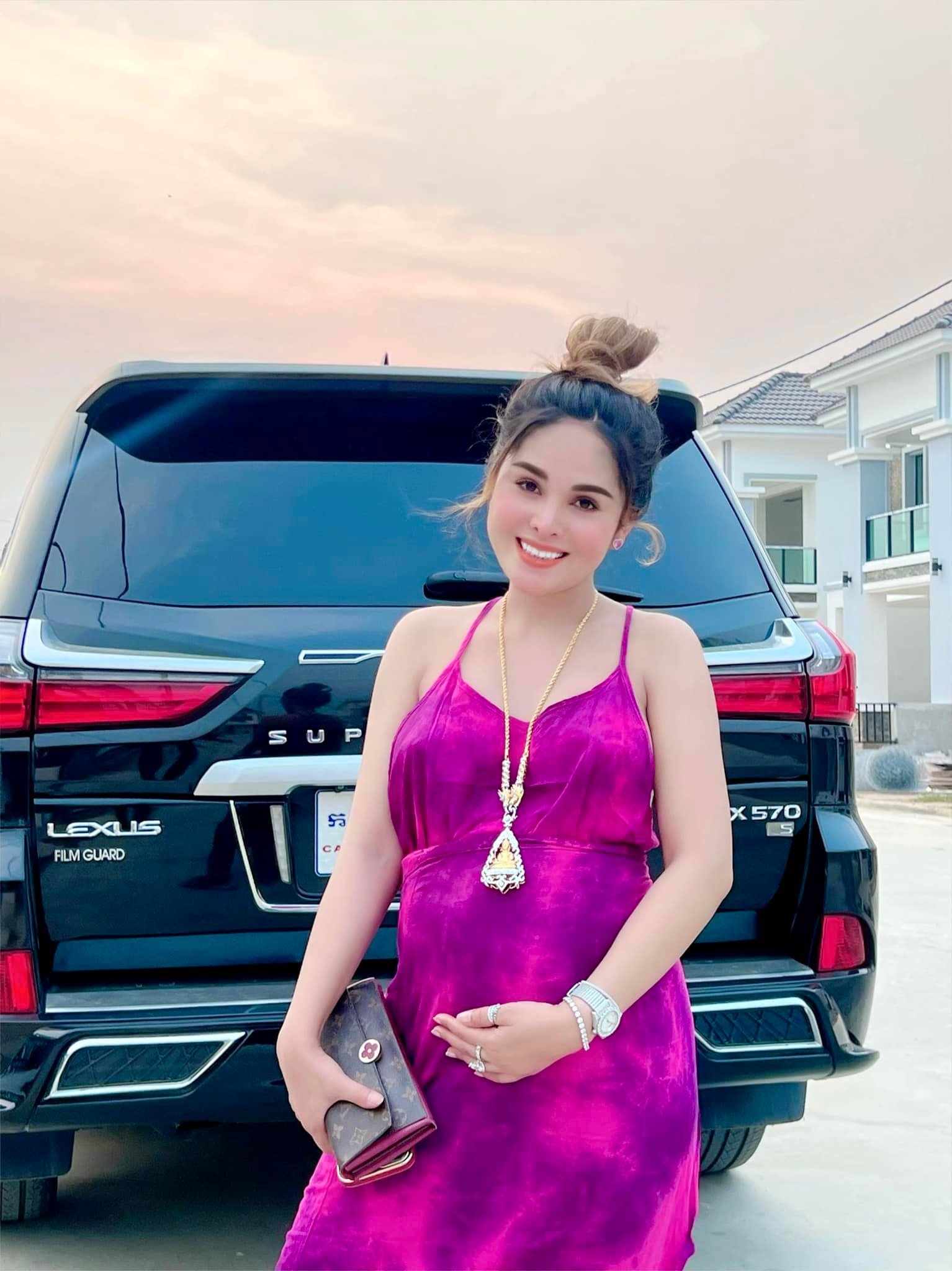 តារាស្រី ដេន នីក្វាន់