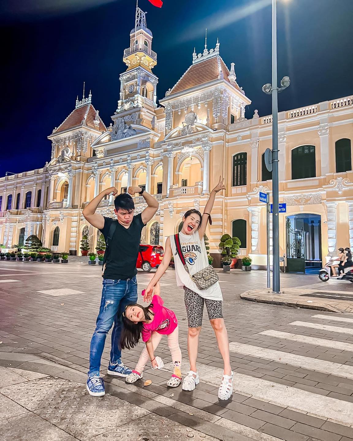 គង់ ចាន់ស្រីមុំ និងគ្រួសារ