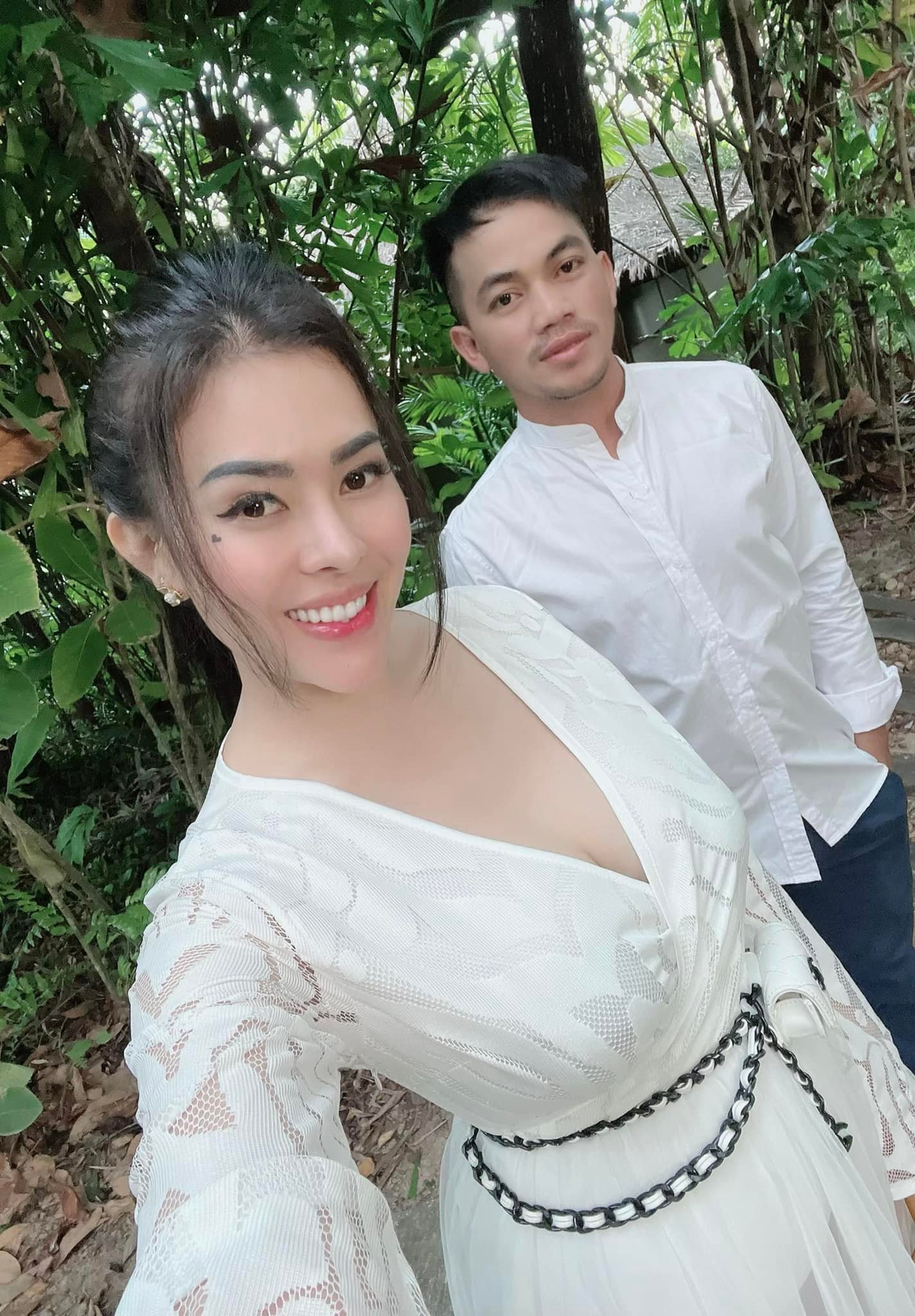 admin ជីងចក់ និងភរិយា