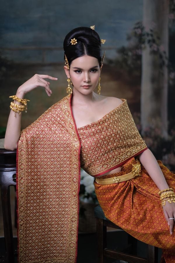រឿនណាត