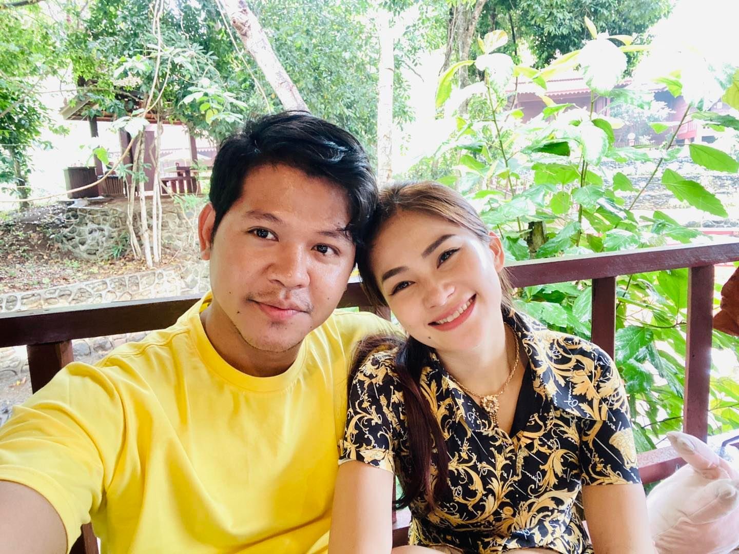 អតីតវីជេ រតនា និងភរិយា