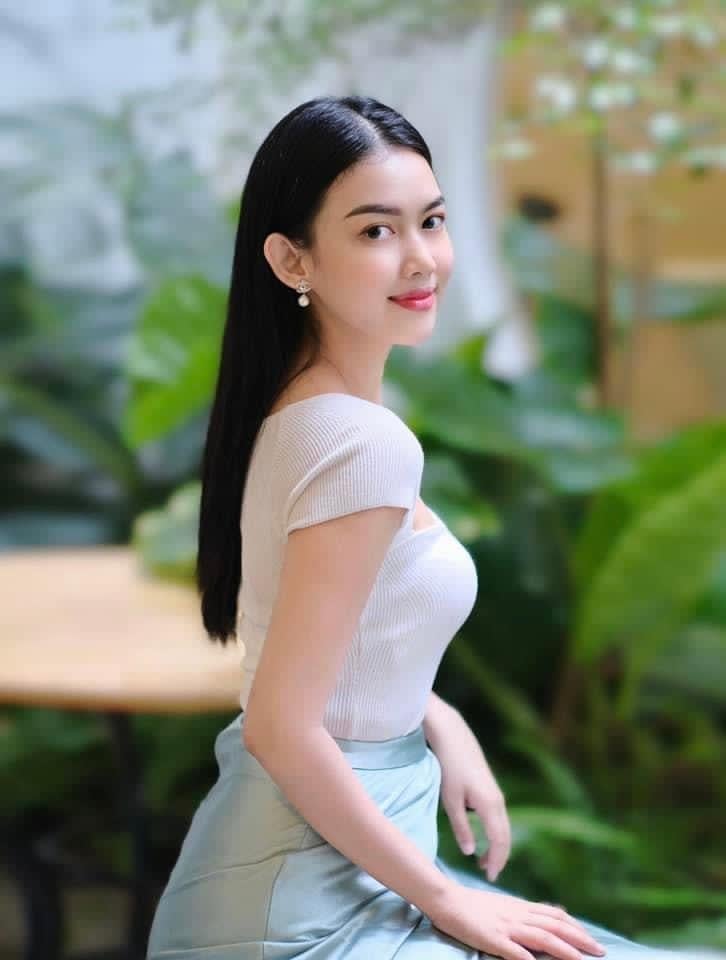 កញ្ញា ស៊ឹម ស្រីនិច