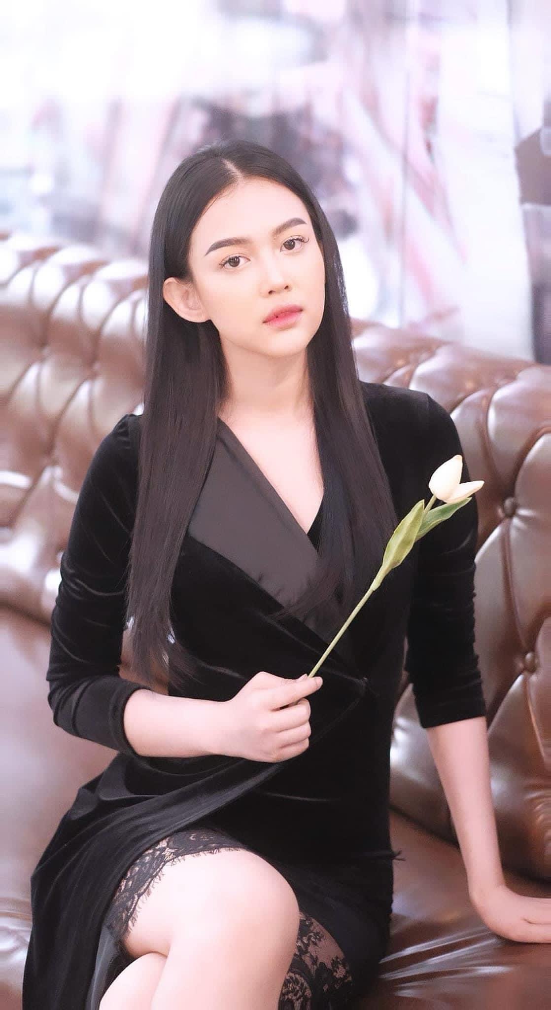 កញ្ញា ស៊ឹម ស្រីនិច