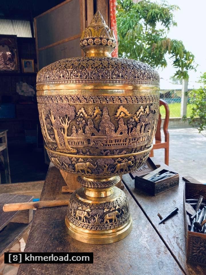 ស្នាដៃចម្លាក់របស់លោកពូ ជា យុទ្ធាស្នាដៃចម្លាក់របស់លោកពូ ជា យុទ្ធា