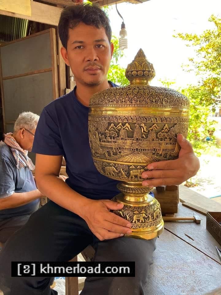 ស្នាដៃចម្លាក់របស់លោកពូ ជា យុទ្ធា