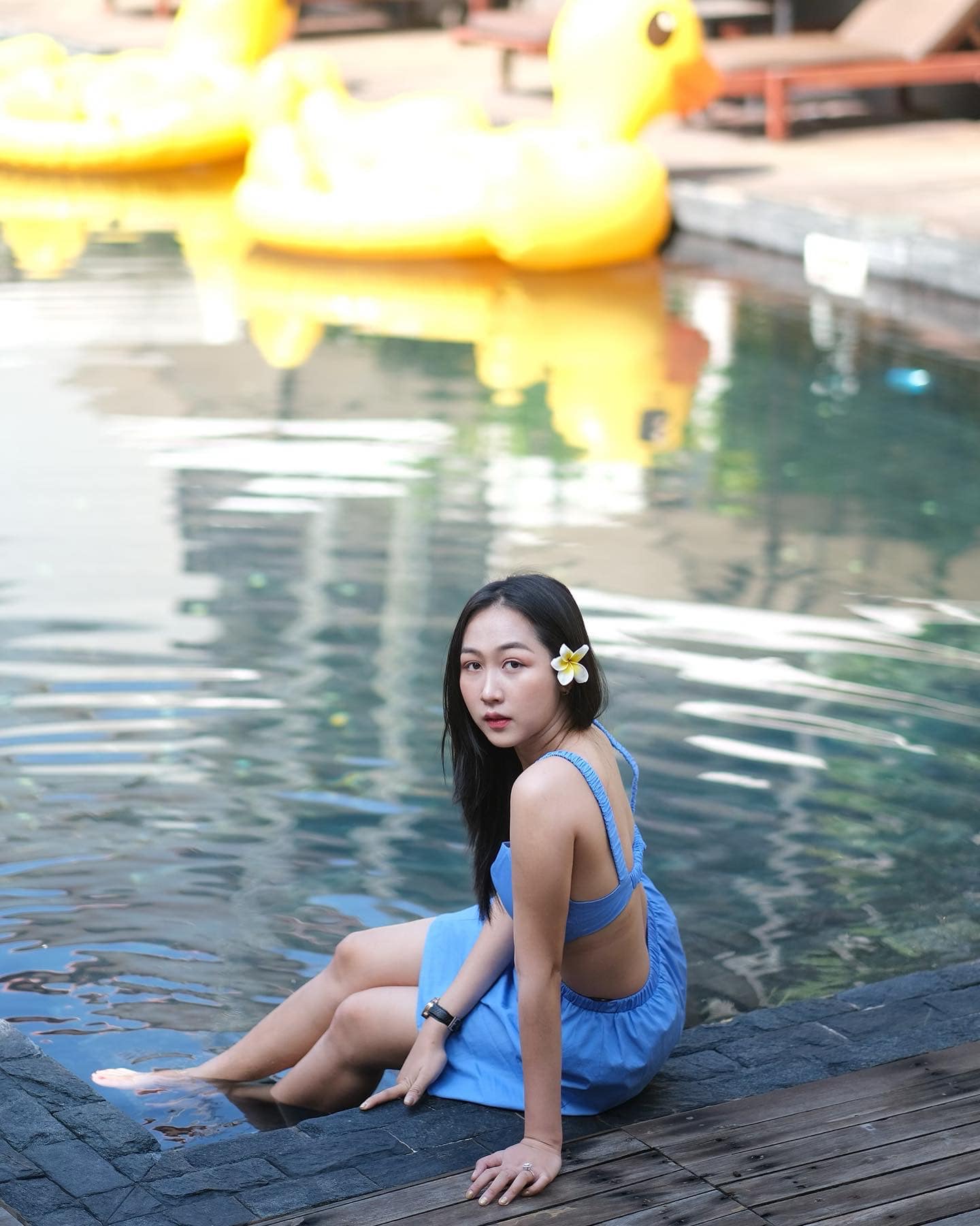 វីរៈនិច