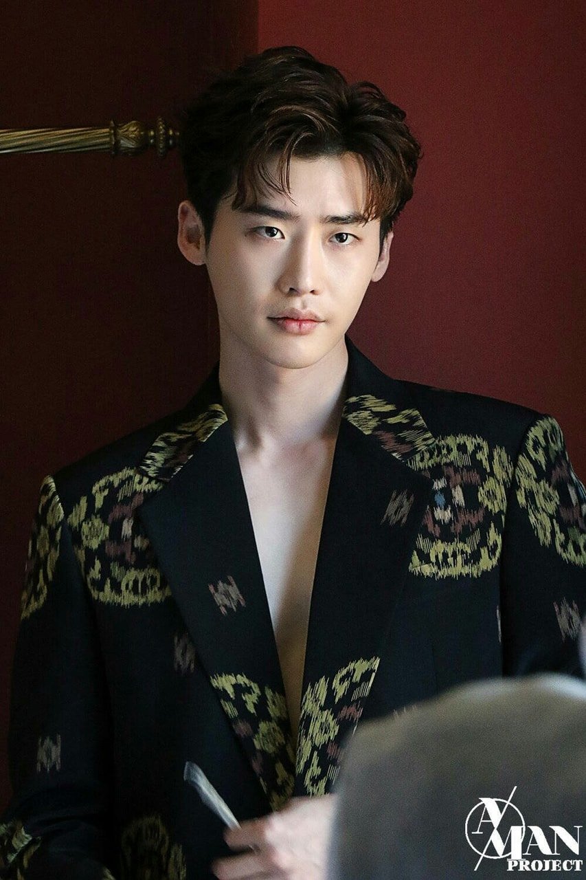 Lee Jong Suk