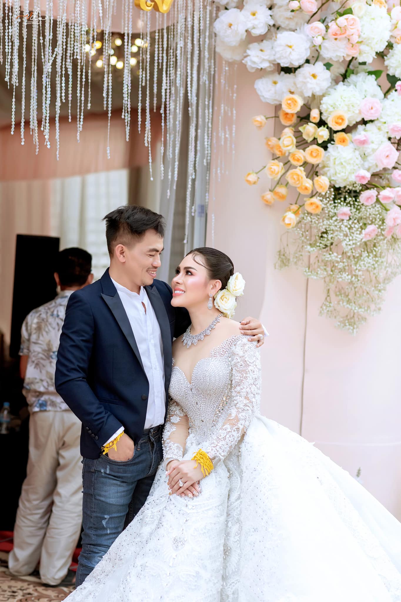 Admin ជីងចក់ និងអតីតភរិយា