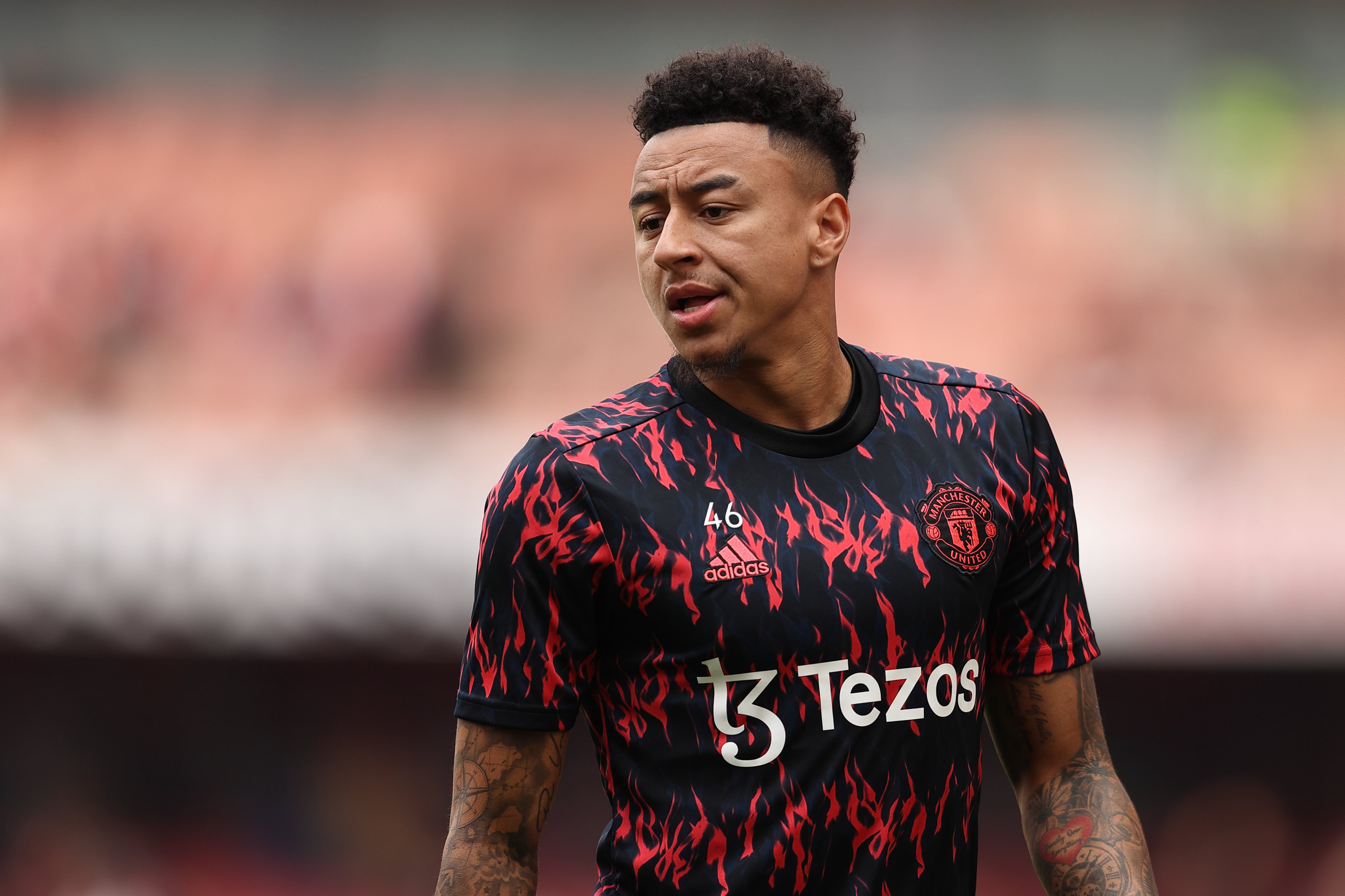 ខ្សែបម្រើ&nbsp;Jesse Lingard