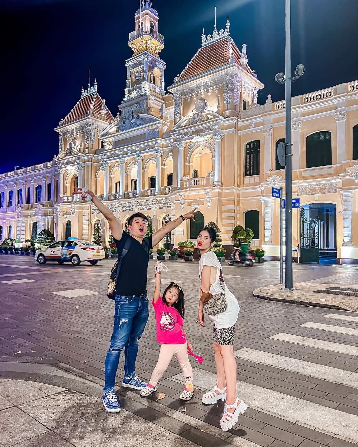 គង់ ចាន់ស្រីមុំ និងគ្រួសារ