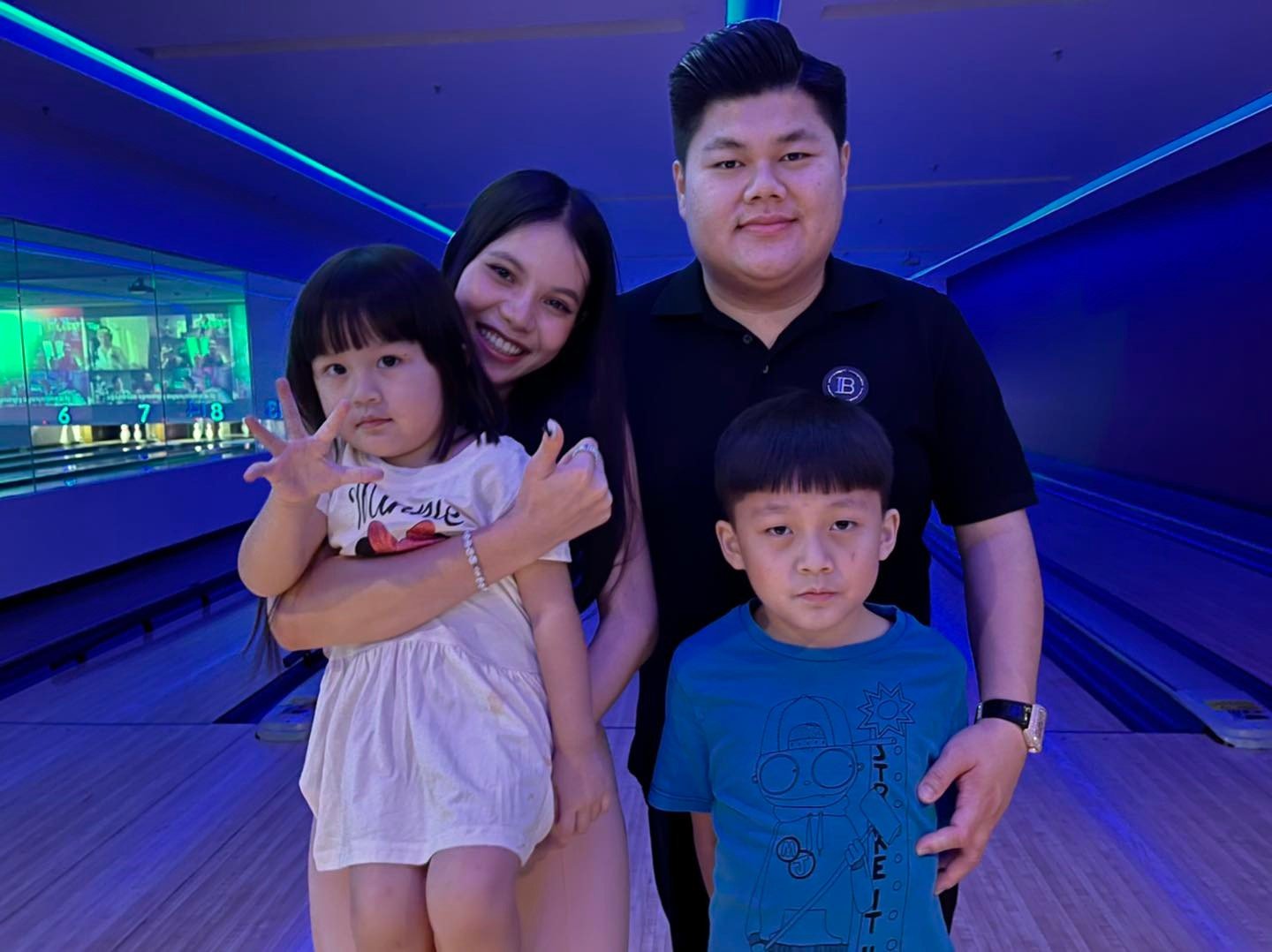 ឌួងឆាយ និងគ្រួសារ