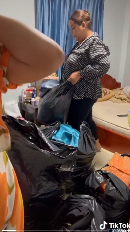 ផេកខេត ពេលរើបន្ទប់