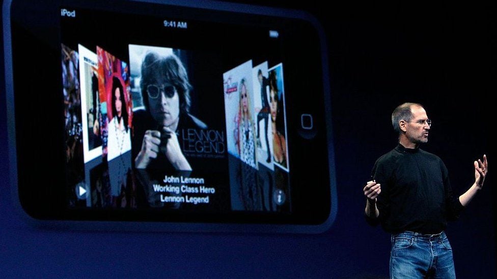 លោក&nbsp;Steve Jobs កំពុងប្រកាសបង្ហាញ iPod Touch ក្នុងឆ្នាំ2007