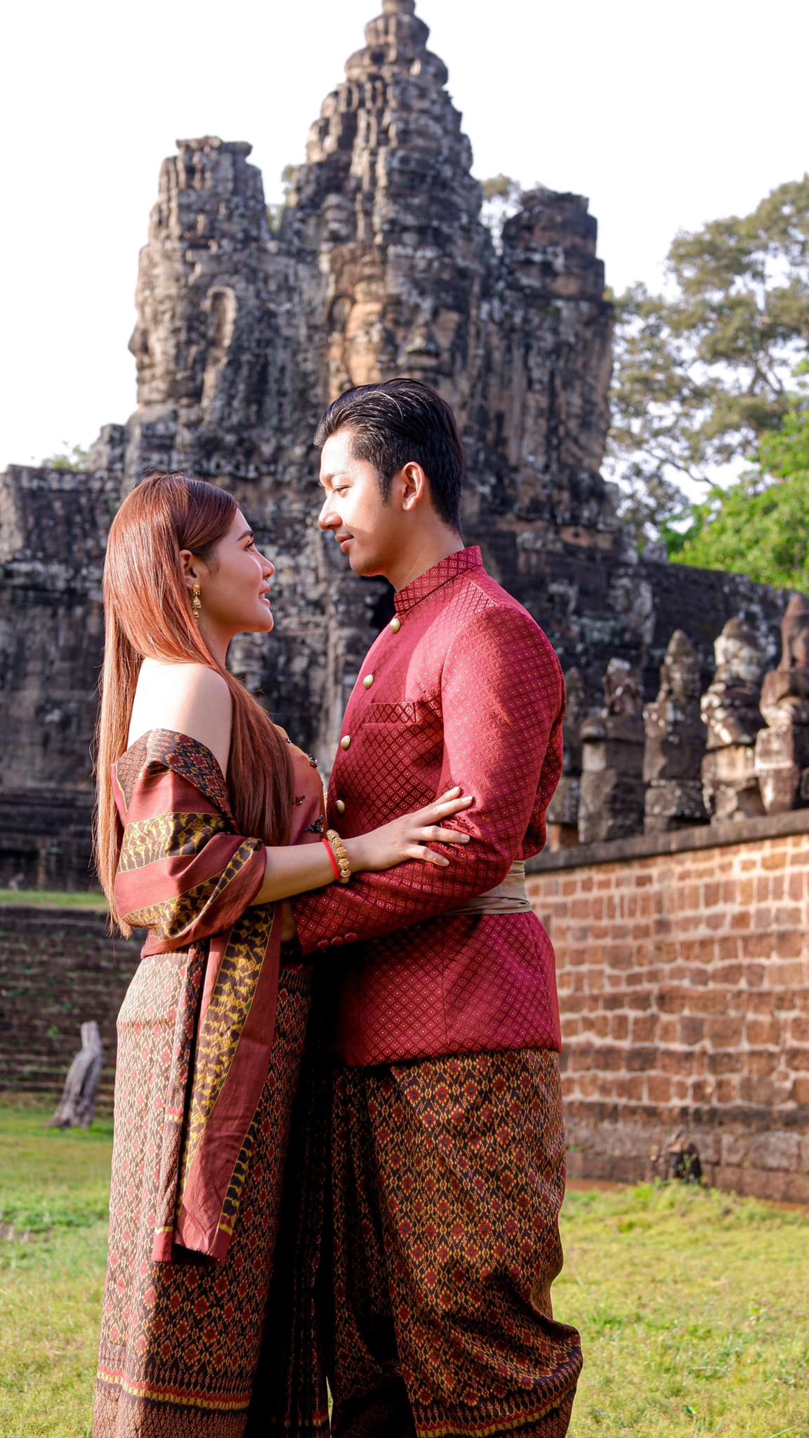 ម៉ុល សារ៉ាវ៉ាន់ និងភរិយា