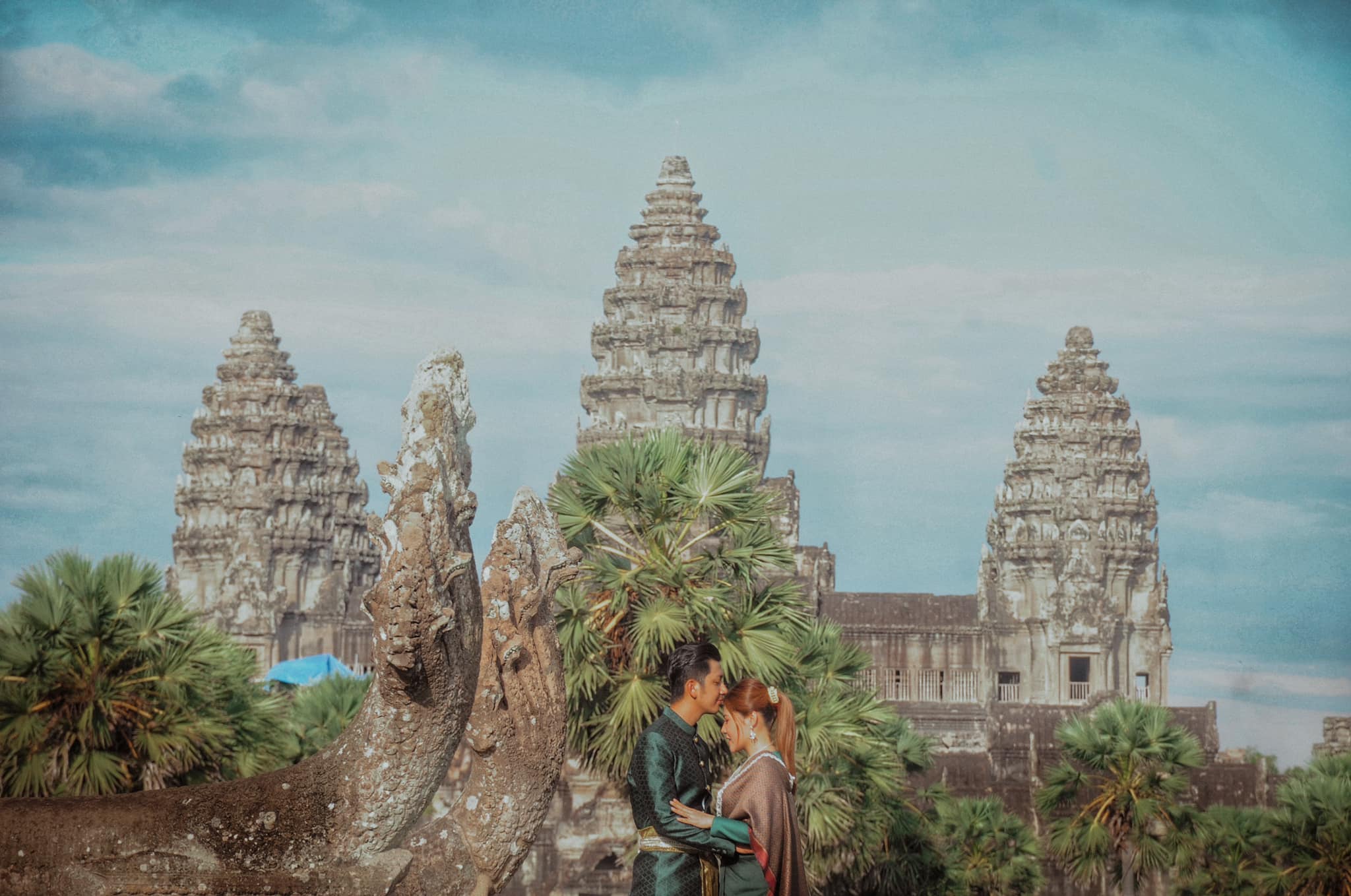 ម៉ុល សារ៉ាវ៉ាន់ និងភរិយា