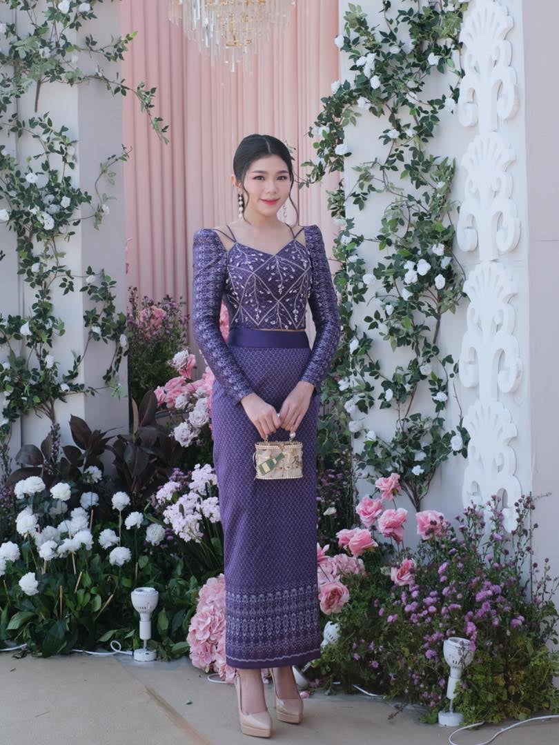តារាស្រី ជា ស្រីនា