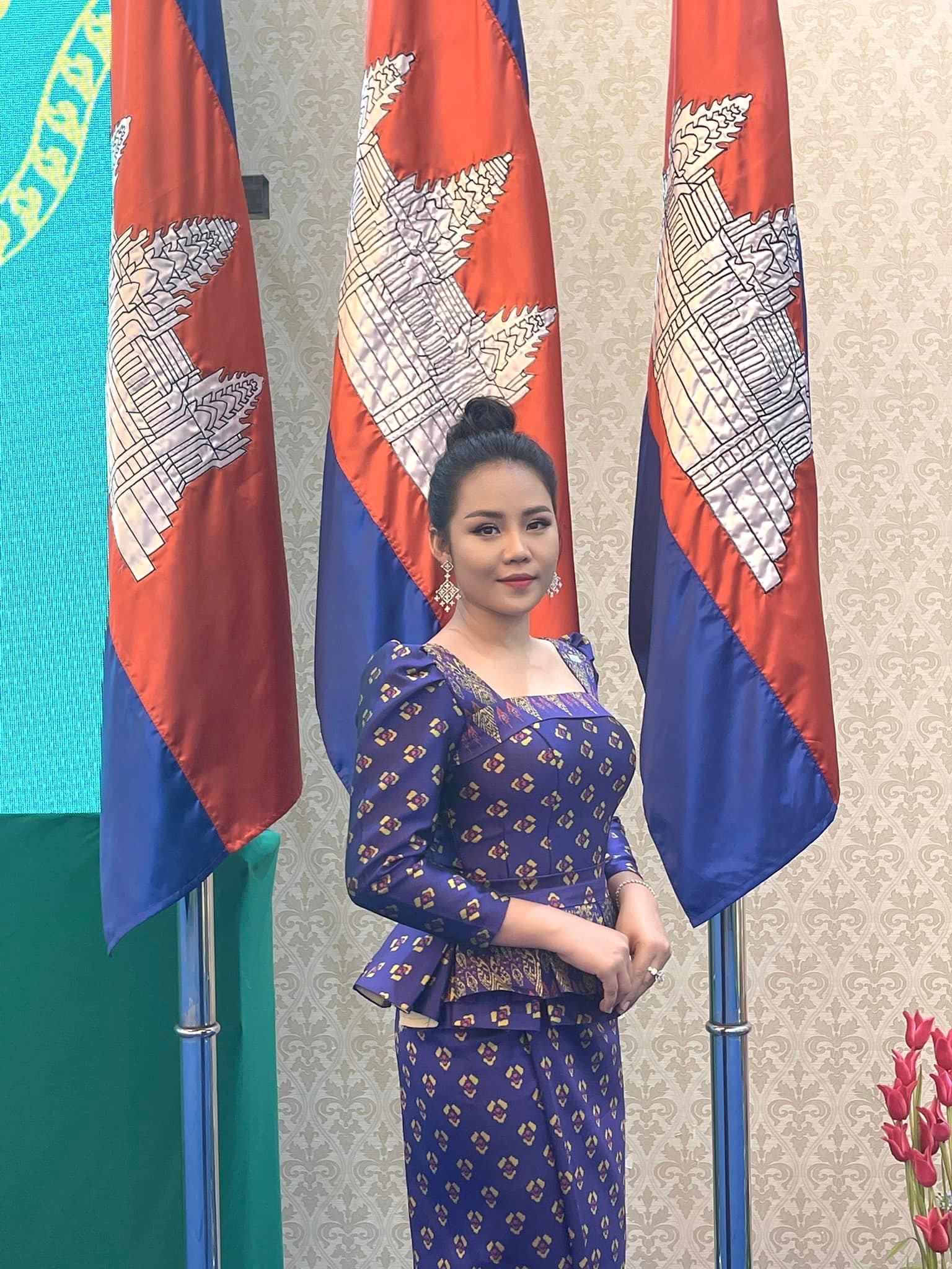 ឈិន ម៉ានិច្ច
