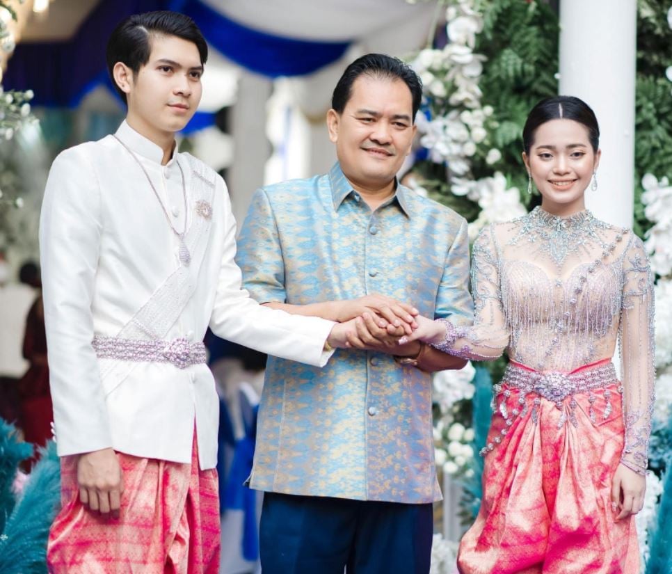 នីឡា និងគ្រួសារ
